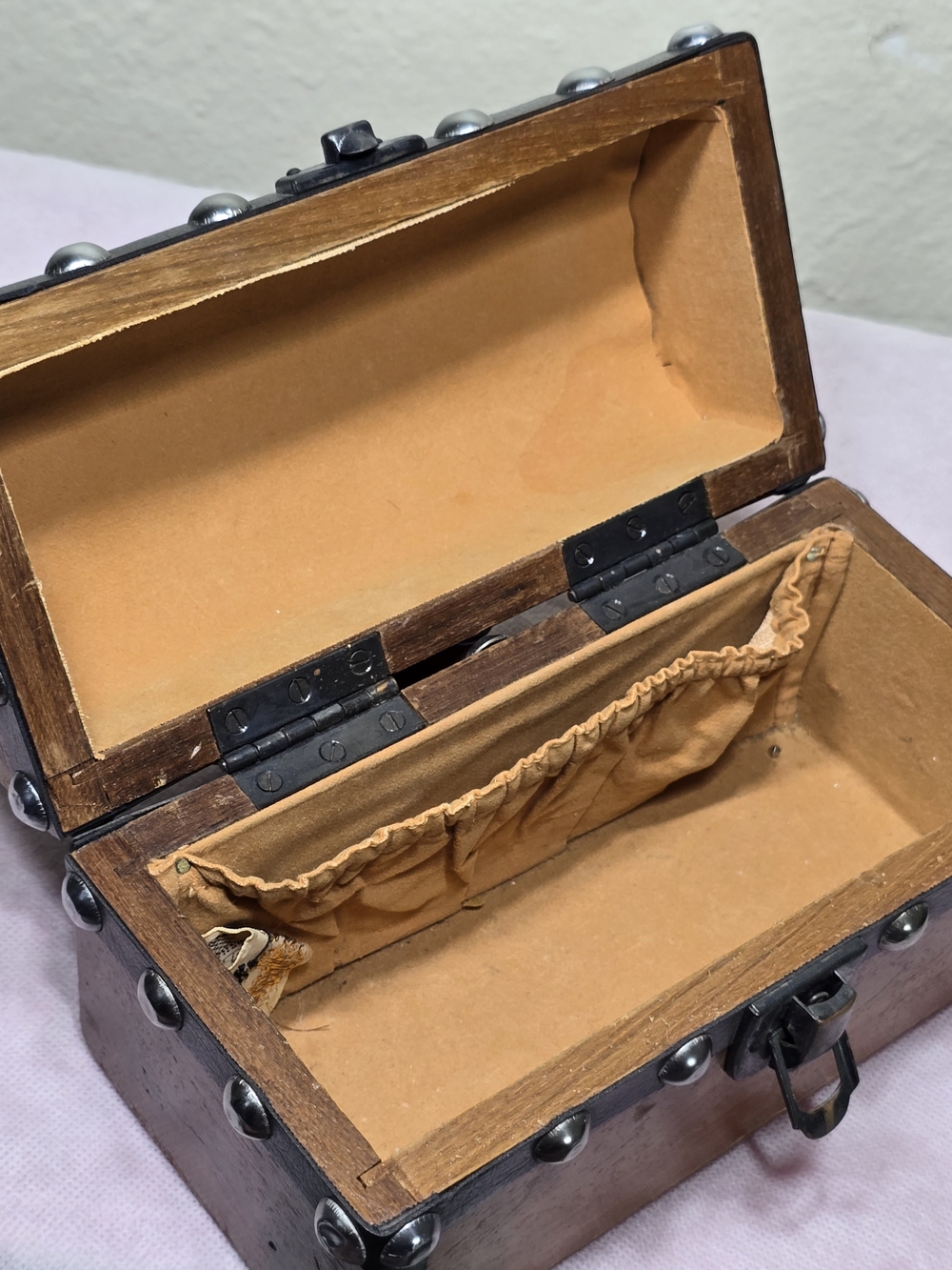 Encore Vintage Wooden Box Handbag Brown Wood Black Leather Metal Studded 1960s - Picture 13 of 16